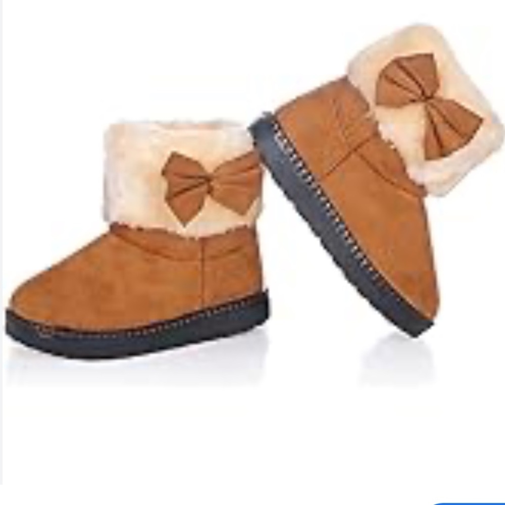 Dadawen Girl’s fashion boot with fur and bows. Minor wear
